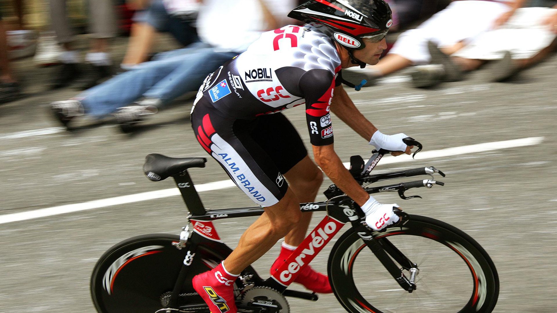 开云官方app入口-赛道上的钢铁洪流，当梅赛德斯铁蹄碾过索伯，勒克莱尔何以惊艳四座？